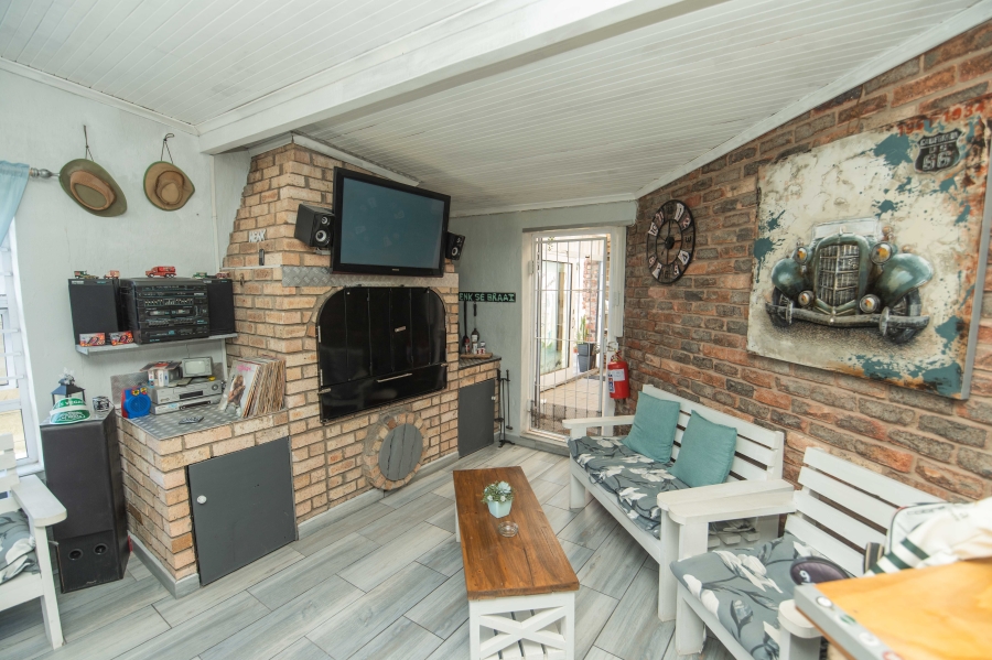 6 Bedroom Property for Sale in Sherwood Eastern Cape